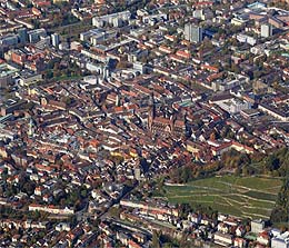 Das Münster dominiert die Altstadt von Freiburg